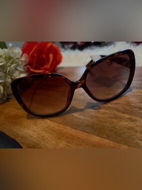 Women's Oversized Tortoiseshell Sunglasses - Brown